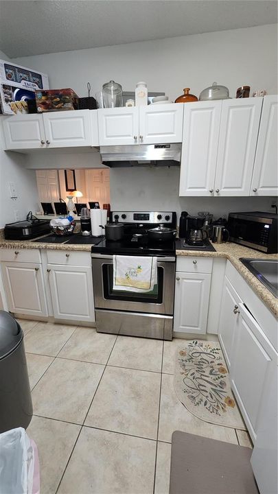 待售: $220,000 (2 贝兹, 2 浴室, 807 平方英尺)