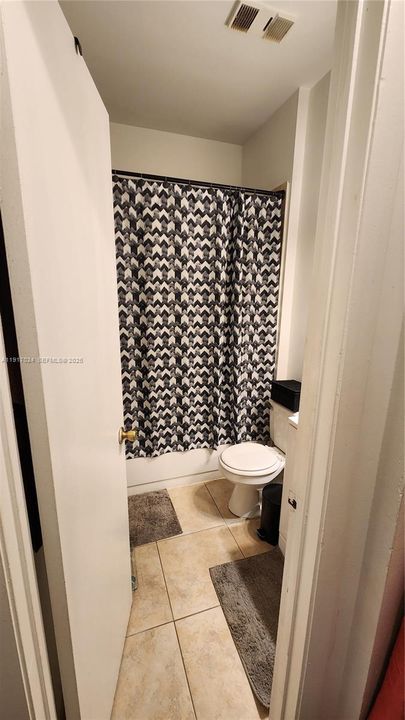 待售: $220,000 (2 贝兹, 2 浴室, 807 平方英尺)