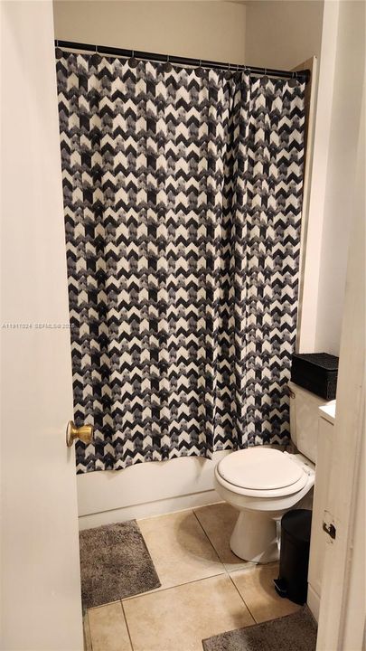 待售: $220,000 (2 贝兹, 2 浴室, 807 平方英尺)