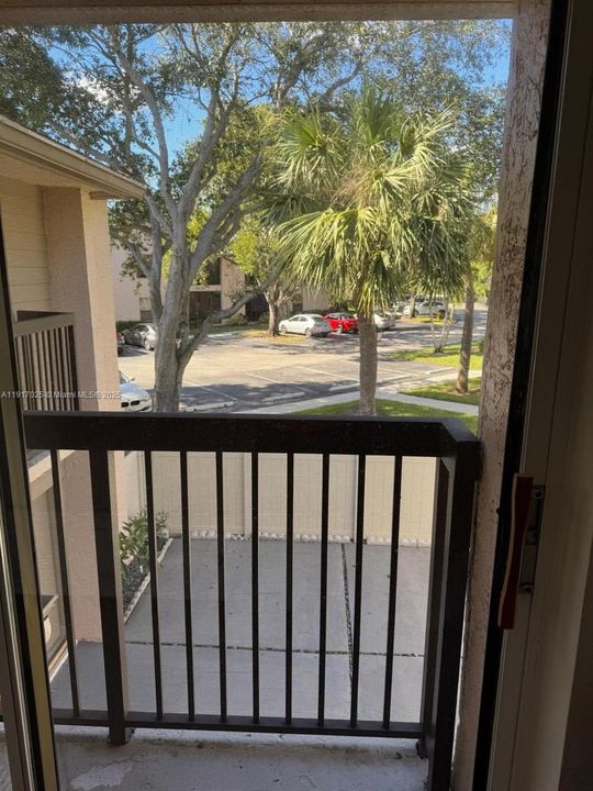 В аренду: $2,750 (2 спален, 2 ванн, 1140 Квадратных фут)