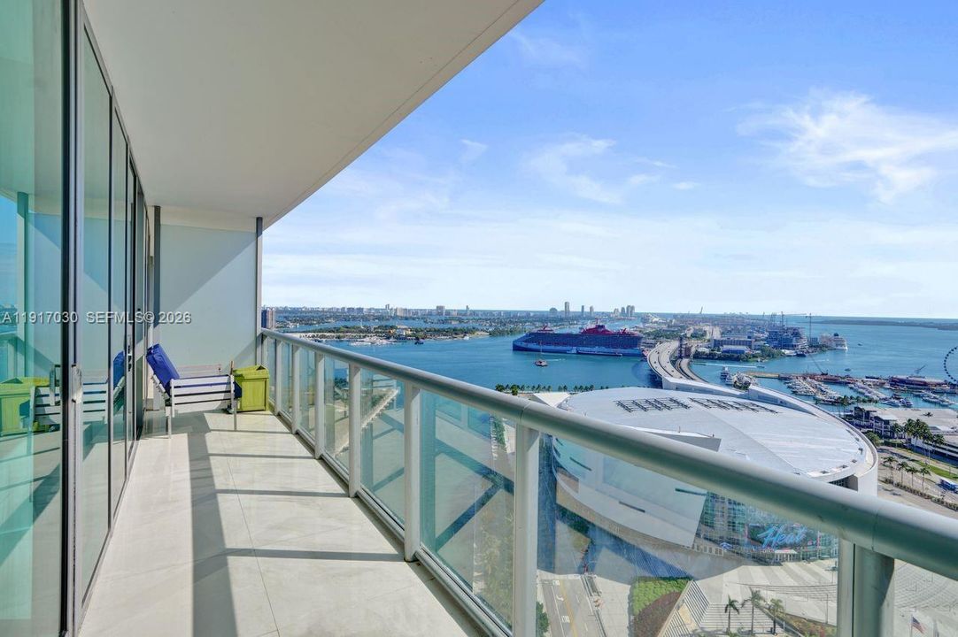 For Sale: $849,000 (2 beds, 2 baths, 1208 Square Feet)