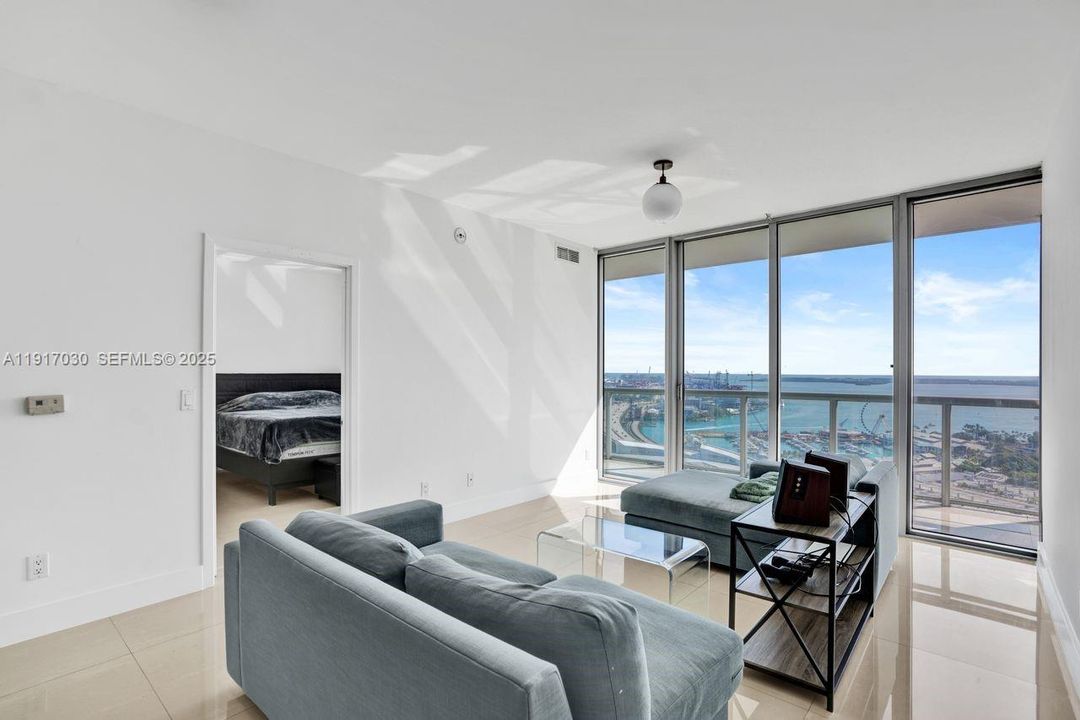 For Sale: $890,000 (2 beds, 2 baths, 1208 Square Feet)