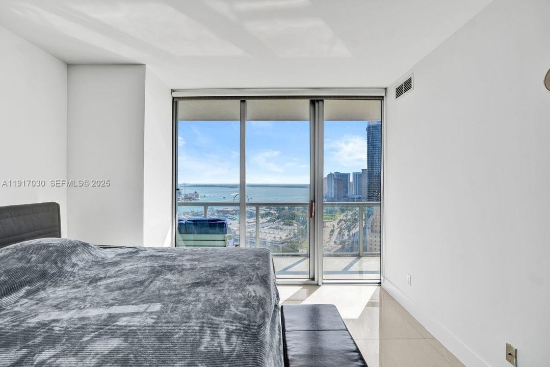 For Sale: $890,000 (2 beds, 2 baths, 1208 Square Feet)