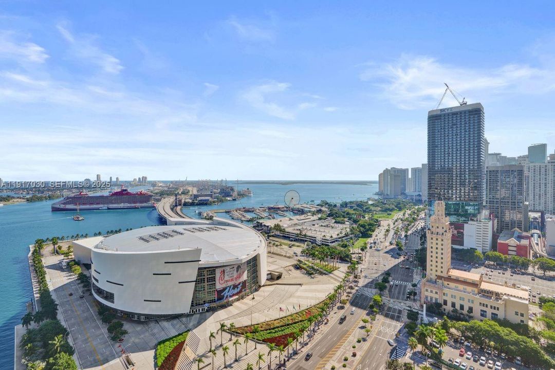 For Sale: $890,000 (2 beds, 2 baths, 1208 Square Feet)