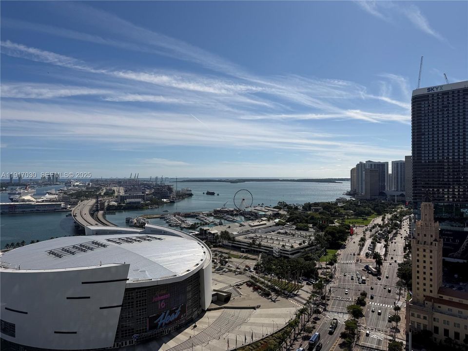 For Sale: $890,000 (2 beds, 2 baths, 1208 Square Feet)