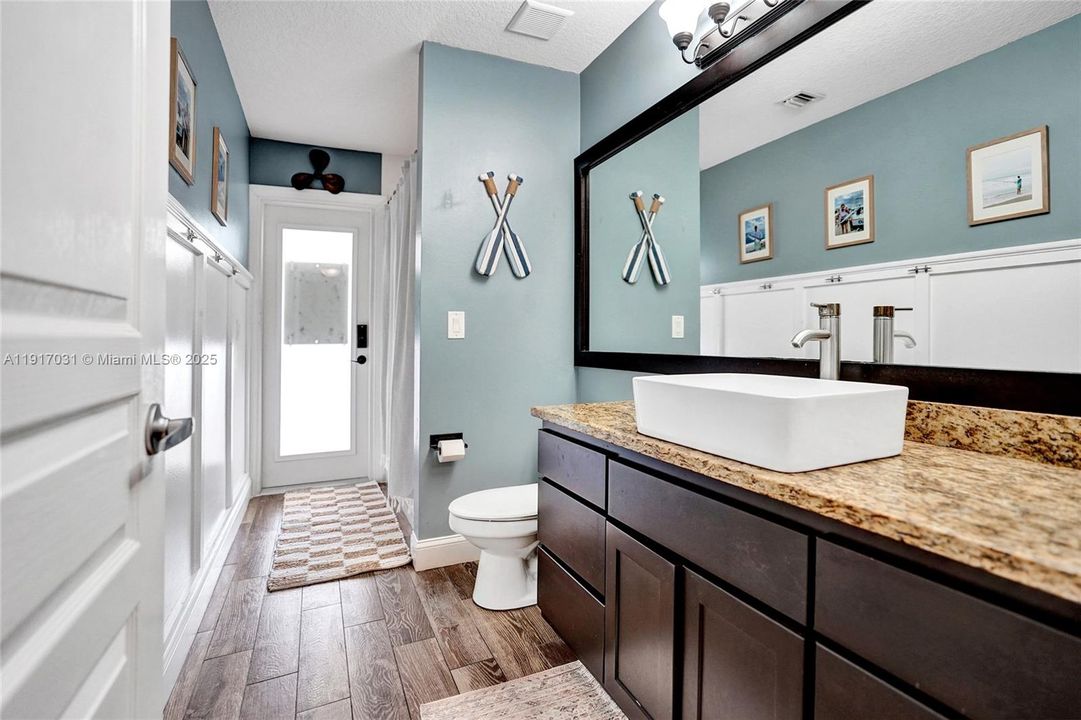 For Sale: $835,000 (4 beds, 2 baths, 2552 Square Feet)