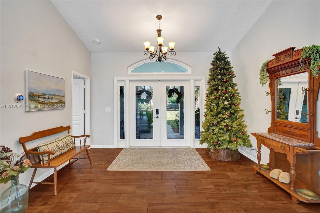 For Sale: $835,000 (4 beds, 2 baths, 2552 Square Feet)