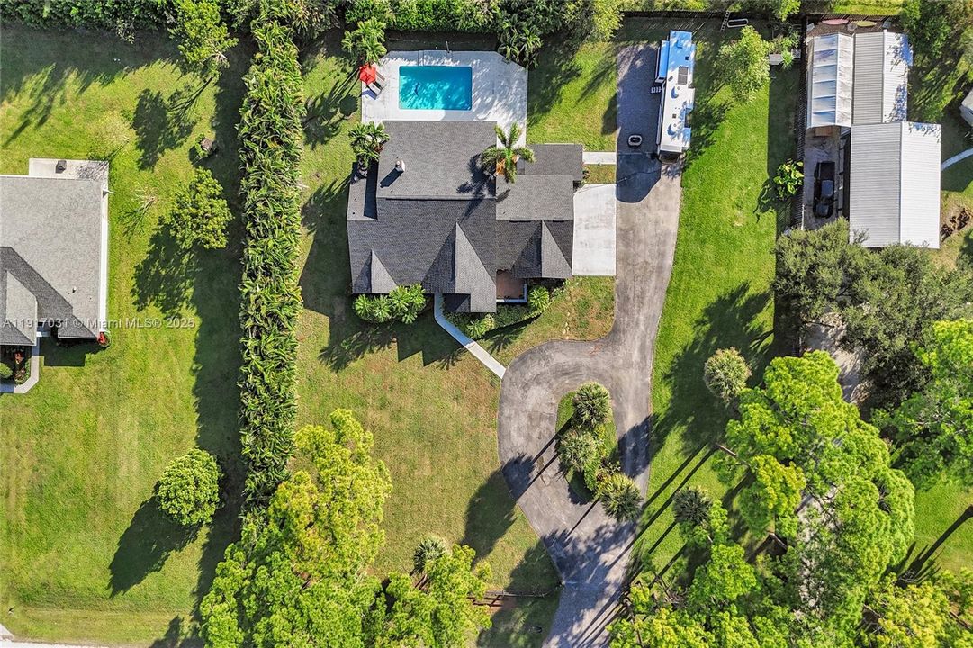 For Sale: $835,000 (4 beds, 2 baths, 2552 Square Feet)