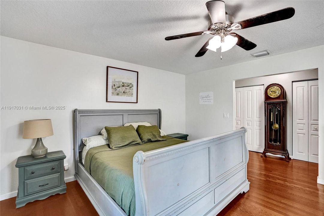 For Sale: $835,000 (4 beds, 2 baths, 2552 Square Feet)