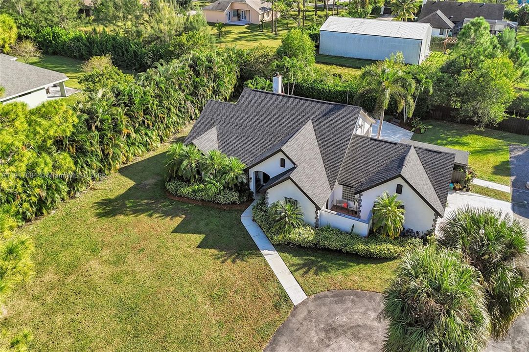 For Sale: $835,000 (4 beds, 2 baths, 2552 Square Feet)