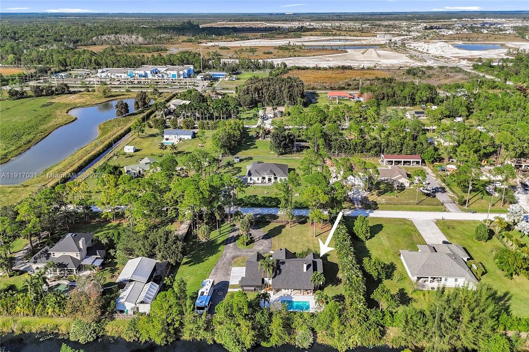 For Sale: $835,000 (4 beds, 2 baths, 2552 Square Feet)