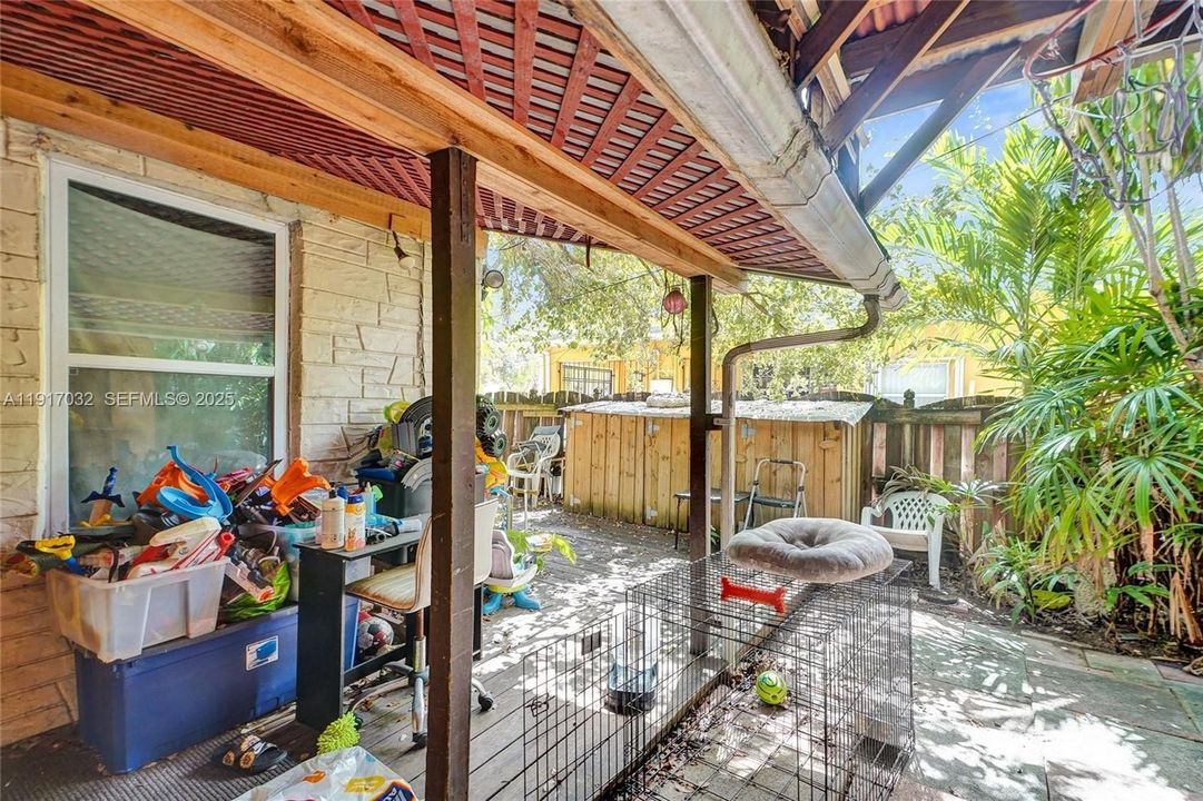 待售: $430,000 (0 贝兹, 0 浴室, 895 平方英尺)