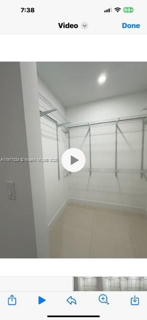 合同活跃: $1,800 (0 贝兹, 1 浴室, 600 平方英尺)