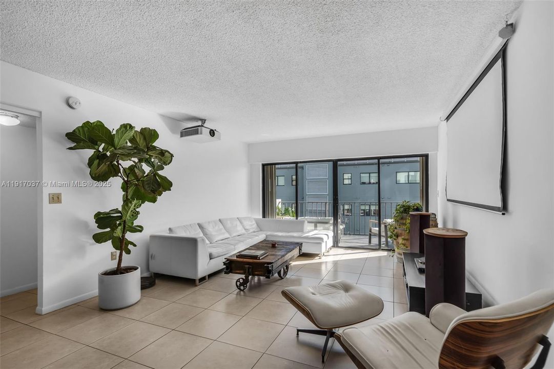 For Rent: $4,250 (2 beds, 2 baths, 1311 Square Feet)