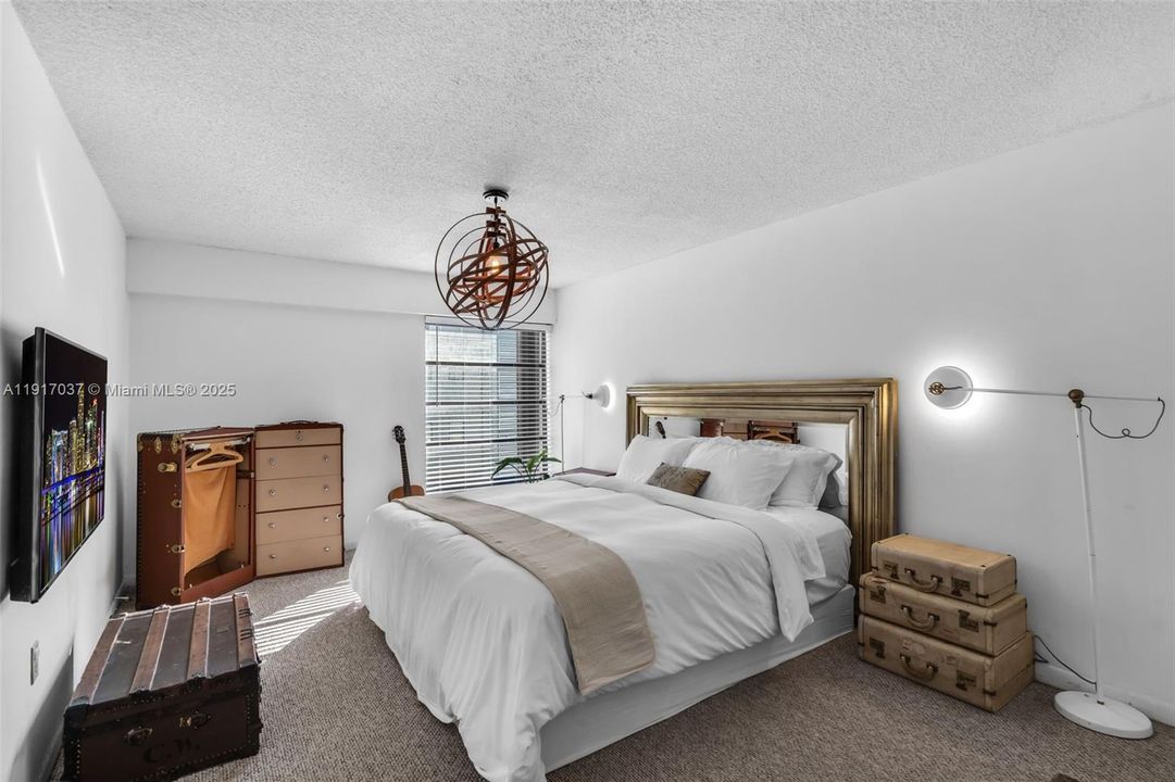 For Rent: $4,250 (2 beds, 2 baths, 1311 Square Feet)