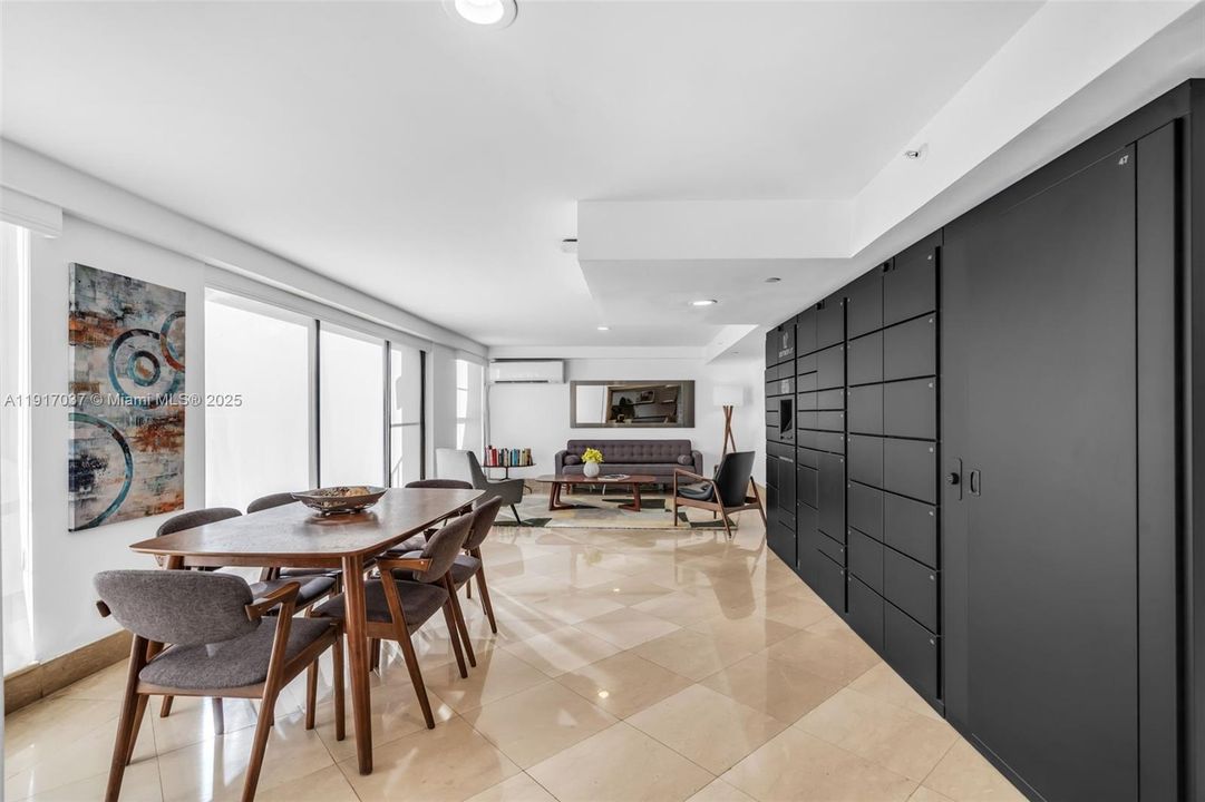 For Rent: $4,250 (2 beds, 2 baths, 1311 Square Feet)