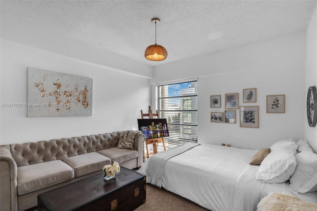 For Rent: $4,250 (2 beds, 2 baths, 1311 Square Feet)