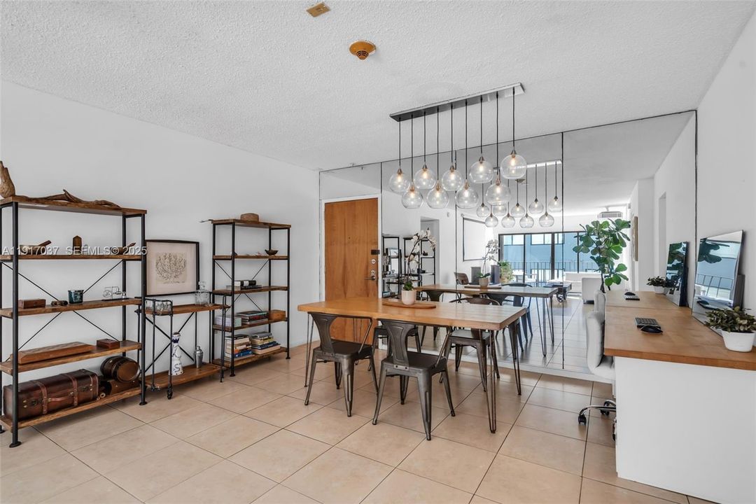 For Rent: $4,250 (2 beds, 2 baths, 1311 Square Feet)