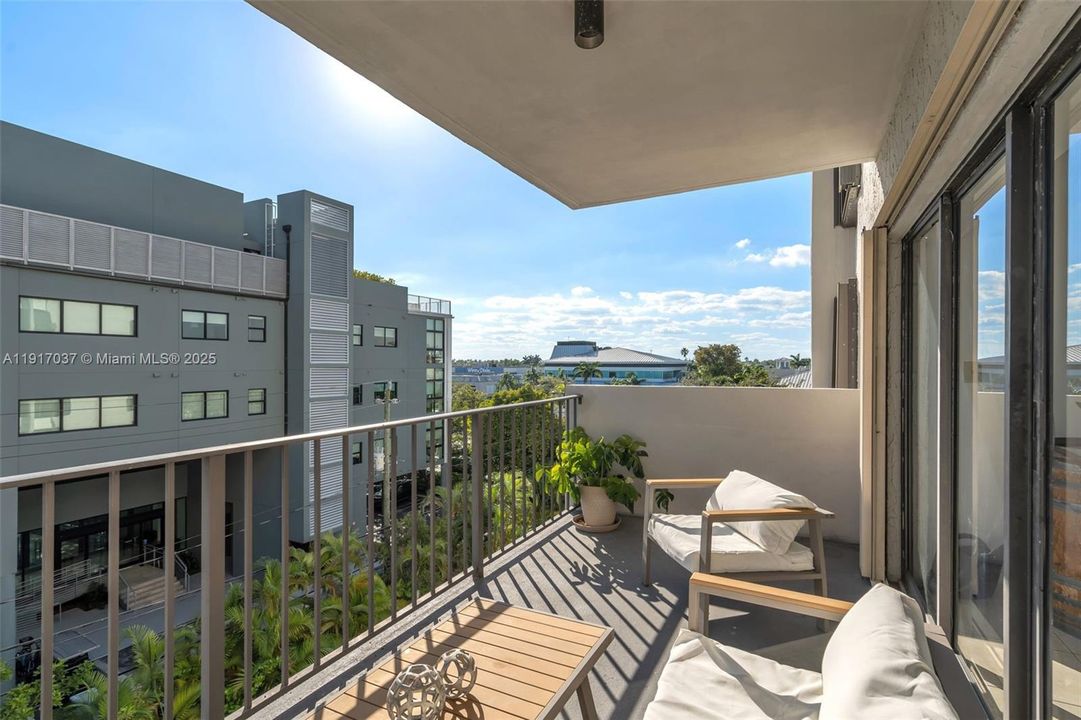 For Rent: $4,250 (2 beds, 2 baths, 1311 Square Feet)