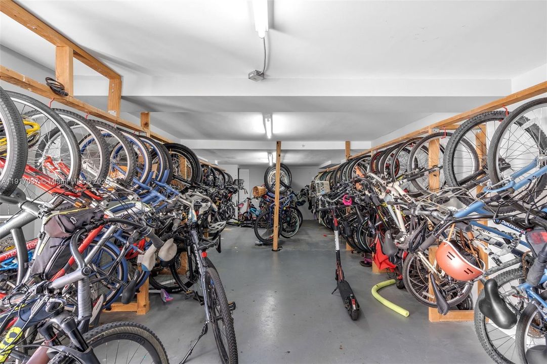 For Rent: $4,250 (2 beds, 2 baths, 1311 Square Feet)