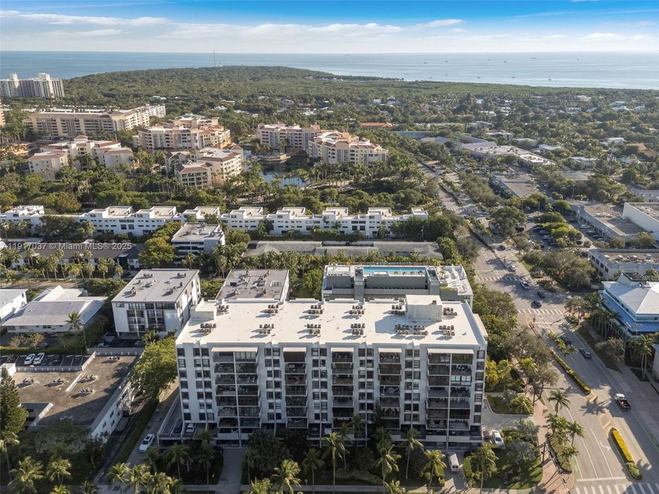 For Rent: $4,250 (2 beds, 2 baths, 1311 Square Feet)