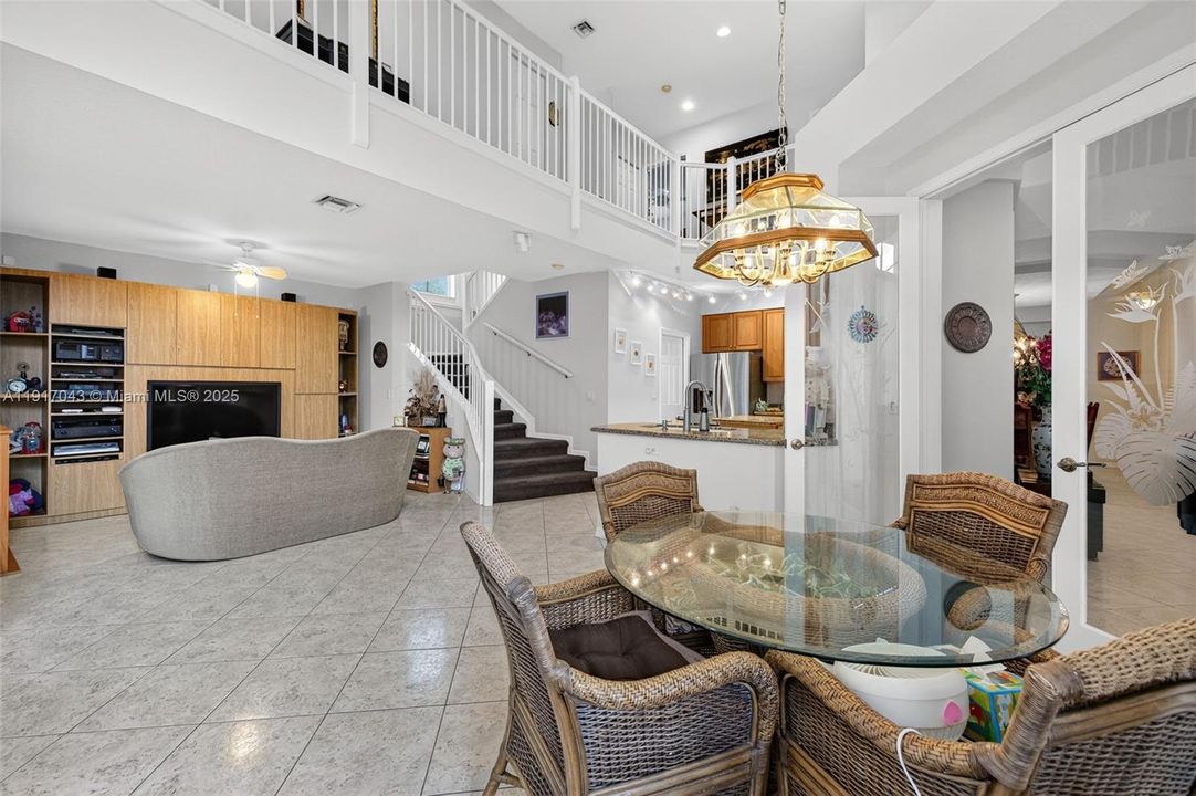 待售: $1,275,000 (5 贝兹, 4 浴室, 3612 平方英尺)