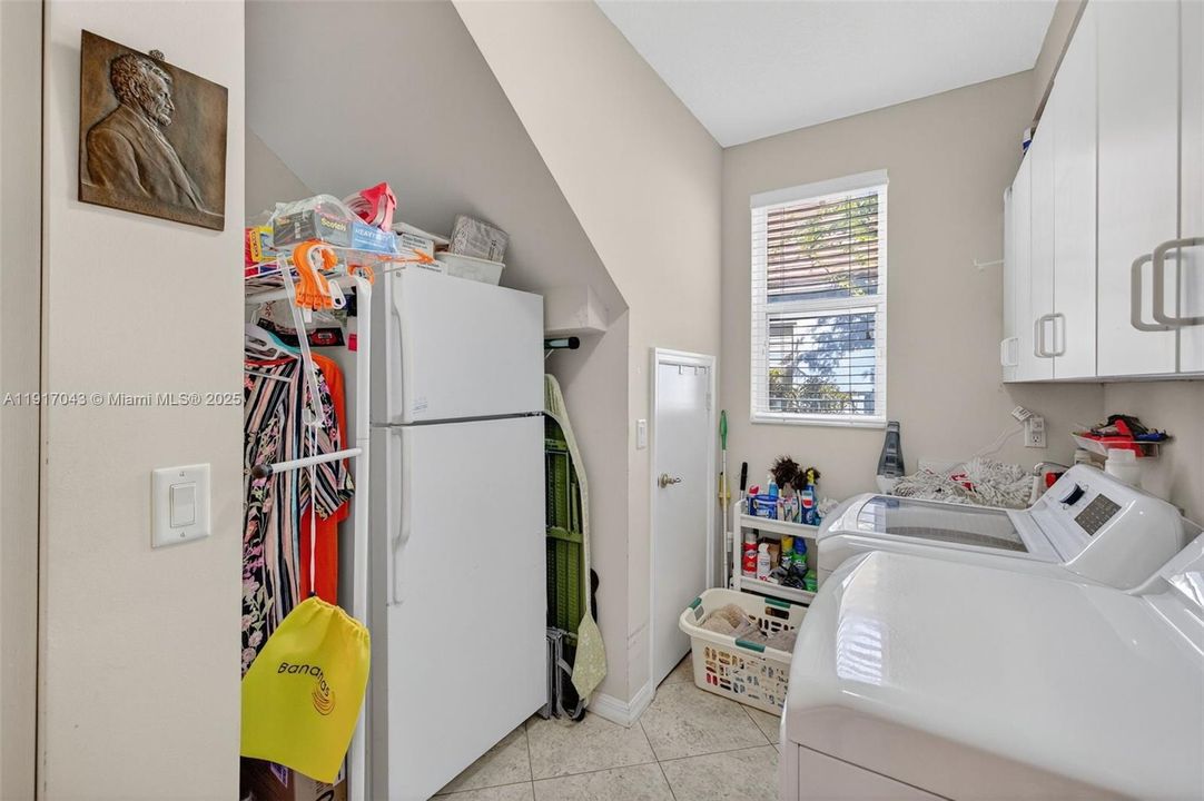 待售: $1,275,000 (5 贝兹, 4 浴室, 3612 平方英尺)