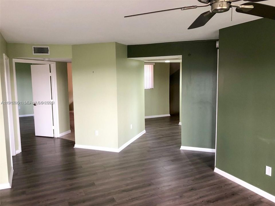 For Sale: $208,000 (2 beds, 2 baths, 1160 Square Feet)