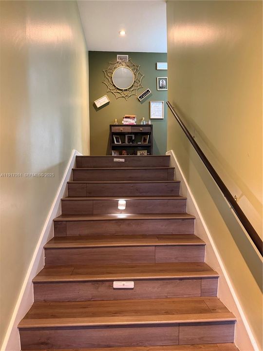 For Sale: $208,000 (2 beds, 2 baths, 1160 Square Feet)