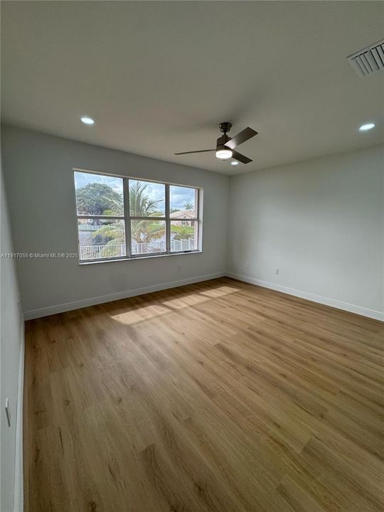 待售: $799,000 (4 贝兹, 2 浴室, 2280 平方英尺)