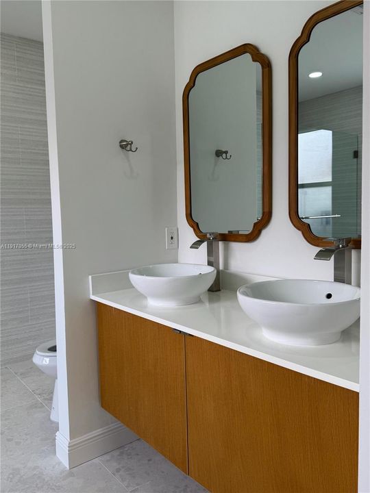 待售: $799,000 (4 贝兹, 2 浴室, 2280 平方英尺)