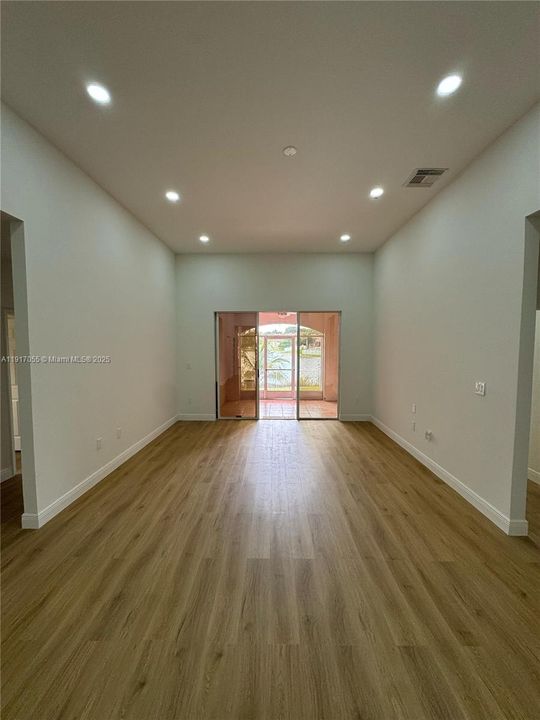 待售: $799,000 (4 贝兹, 2 浴室, 2280 平方英尺)