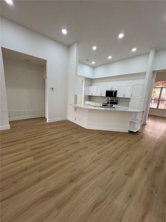 待售: $799,000 (4 贝兹, 2 浴室, 2280 平方英尺)