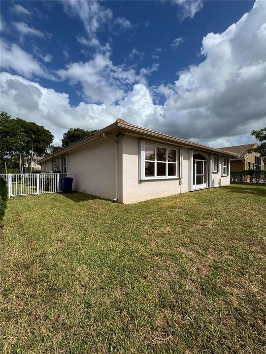 待售: $799,000 (4 贝兹, 2 浴室, 2280 平方英尺)