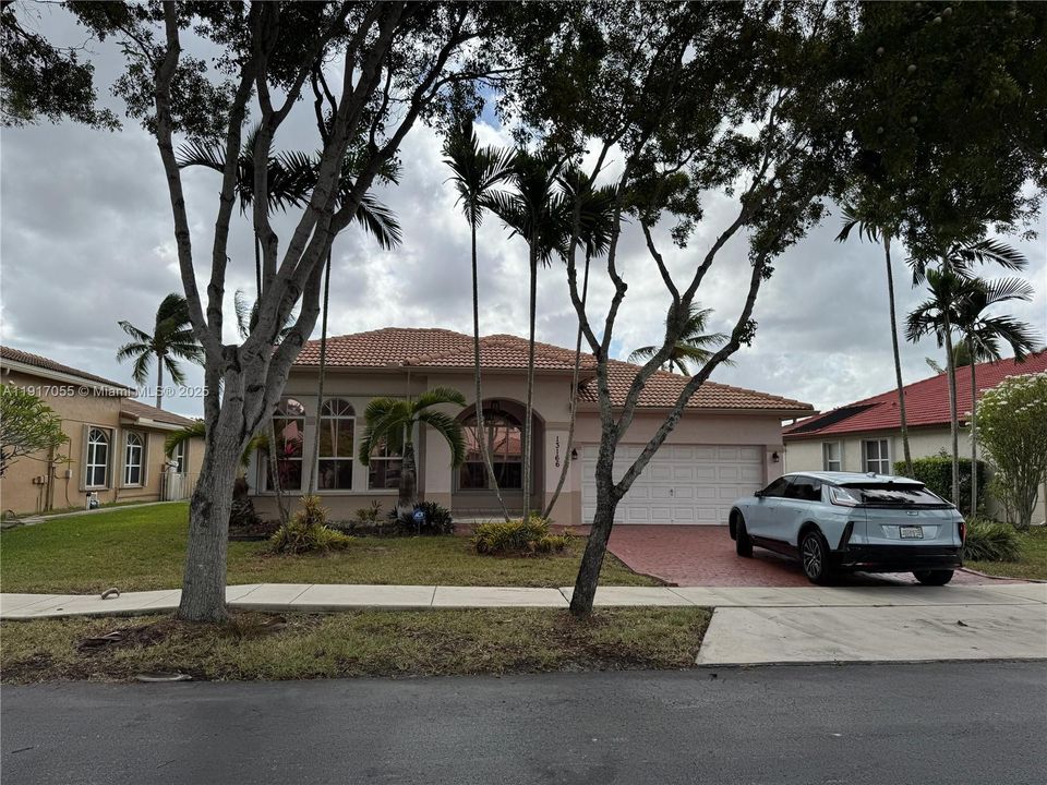 待售: $799,000 (4 贝兹, 2 浴室, 2280 平方英尺)