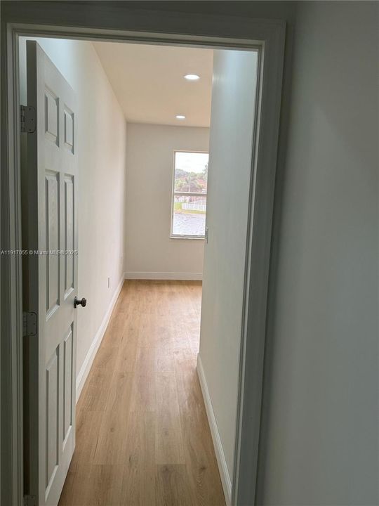 待售: $799,000 (4 贝兹, 2 浴室, 2280 平方英尺)