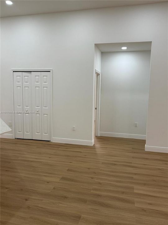 待售: $799,000 (4 贝兹, 2 浴室, 2280 平方英尺)