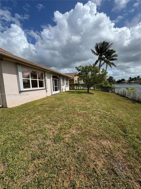 待售: $799,000 (4 贝兹, 2 浴室, 2280 平方英尺)