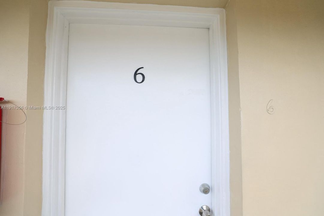 出租: $1,650 (1 贝兹, 1 浴室, 553 平方英尺)