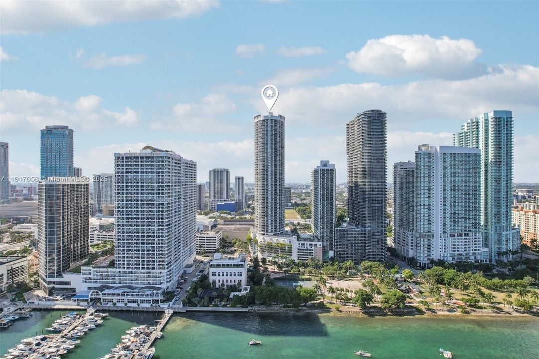 For Sale: $375,000 (1 beds, 1 baths, 821 Square Feet)