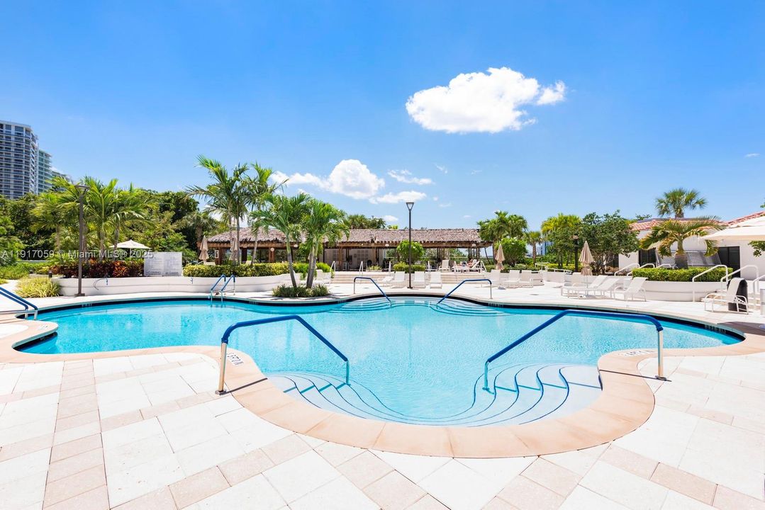 На продажу: $549,000 (2 спален, 2 ванн, 1560 Квадратных фут)