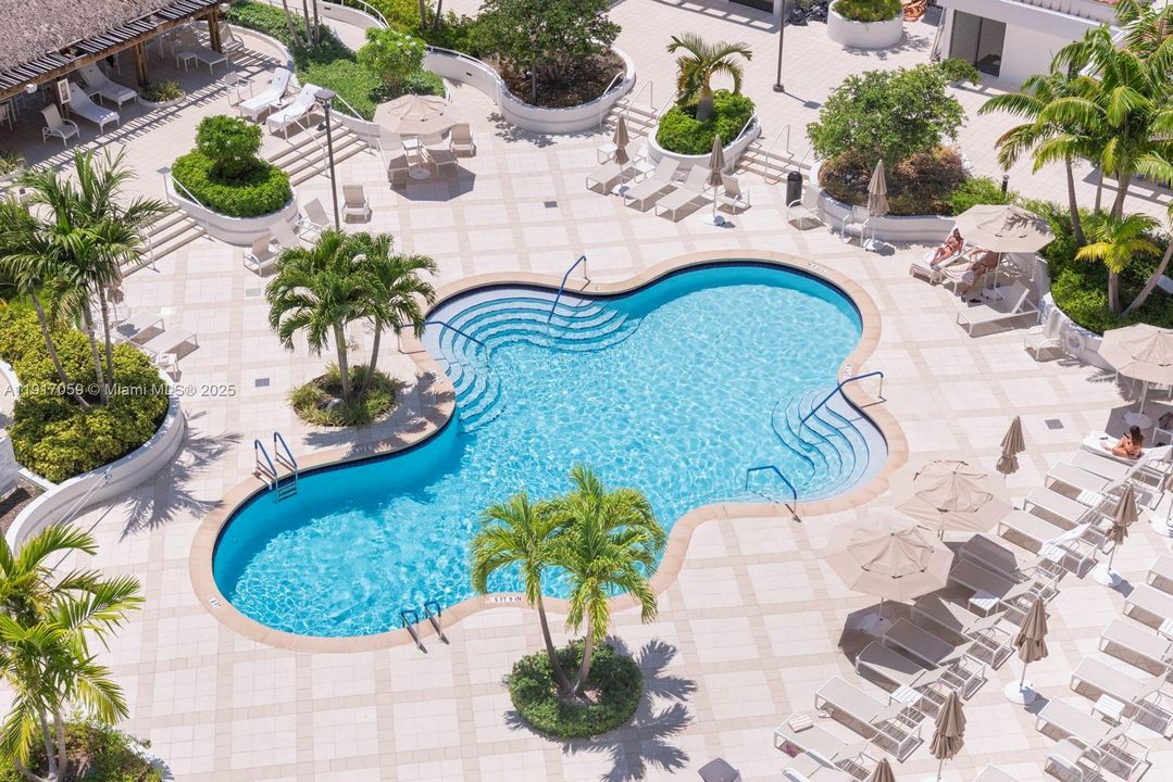 На продажу: $549,000 (2 спален, 2 ванн, 1560 Квадратных фут)