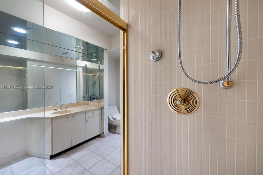 На продажу: $549,000 (2 спален, 2 ванн, 1560 Квадратных фут)