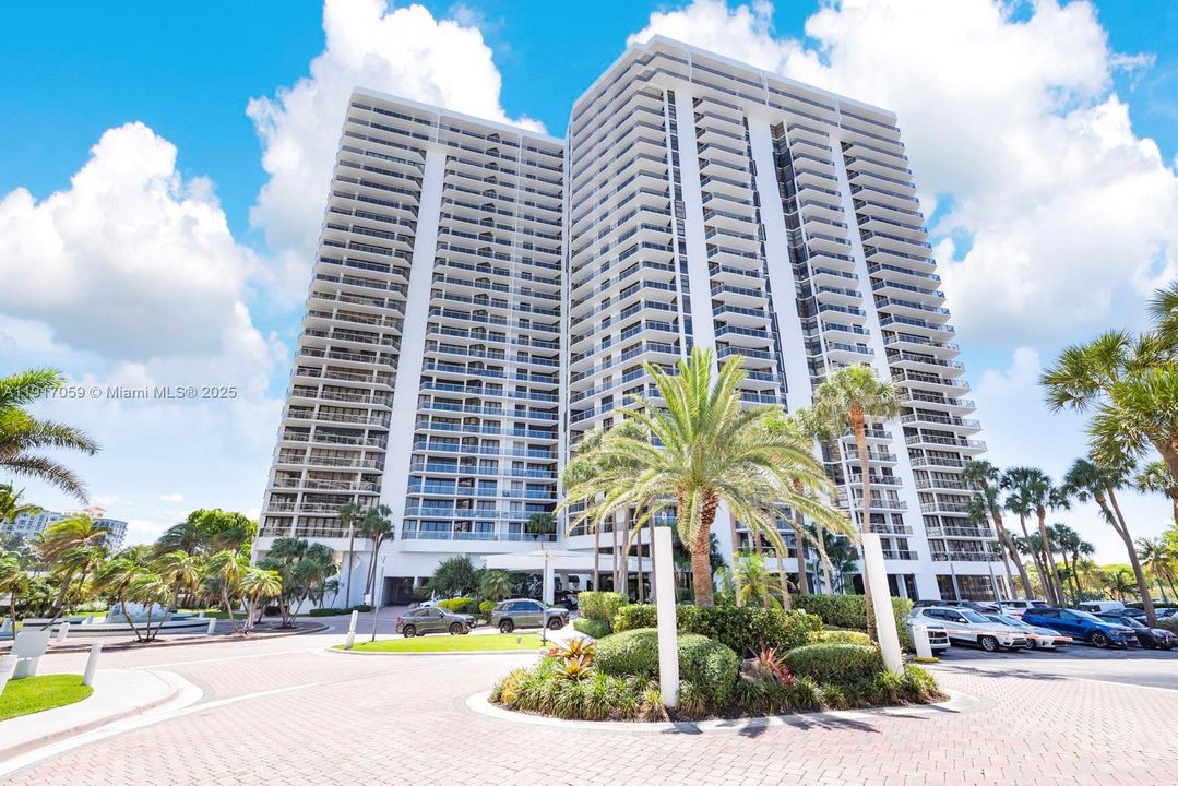 На продажу: $549,000 (2 спален, 2 ванн, 1560 Квадратных фут)