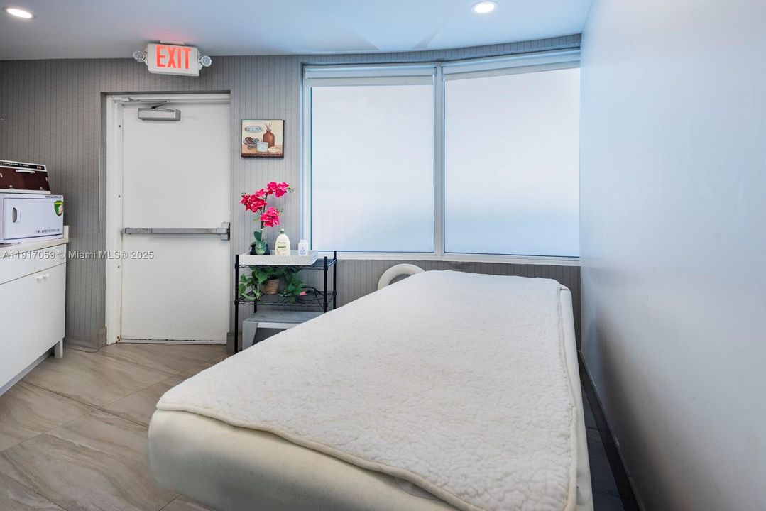 На продажу: $549,000 (2 спален, 2 ванн, 1560 Квадратных фут)