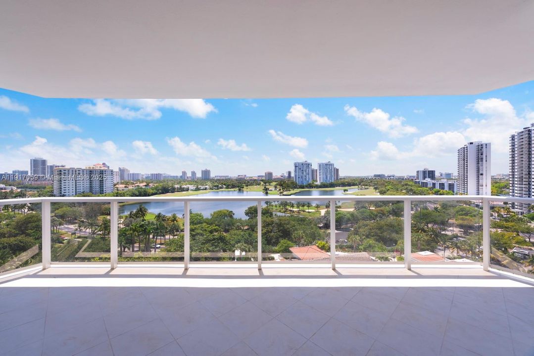 На продажу: $549,000 (2 спален, 2 ванн, 1560 Квадратных фут)