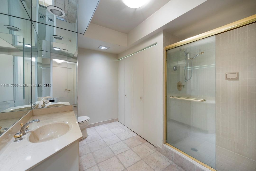 На продажу: $549,000 (2 спален, 2 ванн, 1560 Квадратных фут)