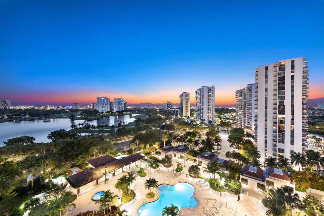 На продажу: $549,000 (2 спален, 2 ванн, 1560 Квадратных фут)