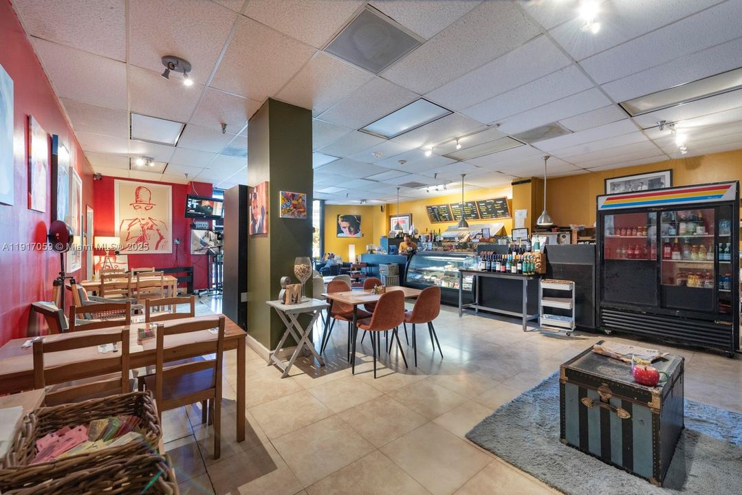 На продажу: $549,000 (2 спален, 2 ванн, 1560 Квадратных фут)