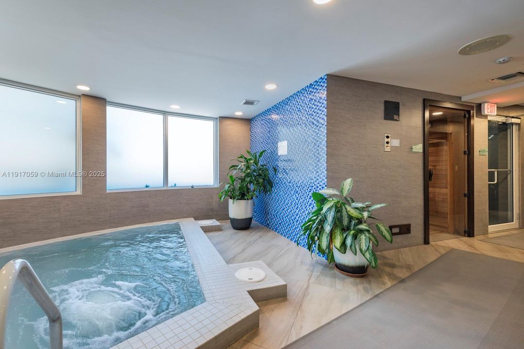 На продажу: $549,000 (2 спален, 2 ванн, 1560 Квадратных фут)